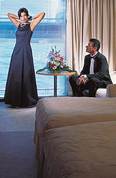 July 2022 queen elizabeth Cruise Cunard Luxury Cruises