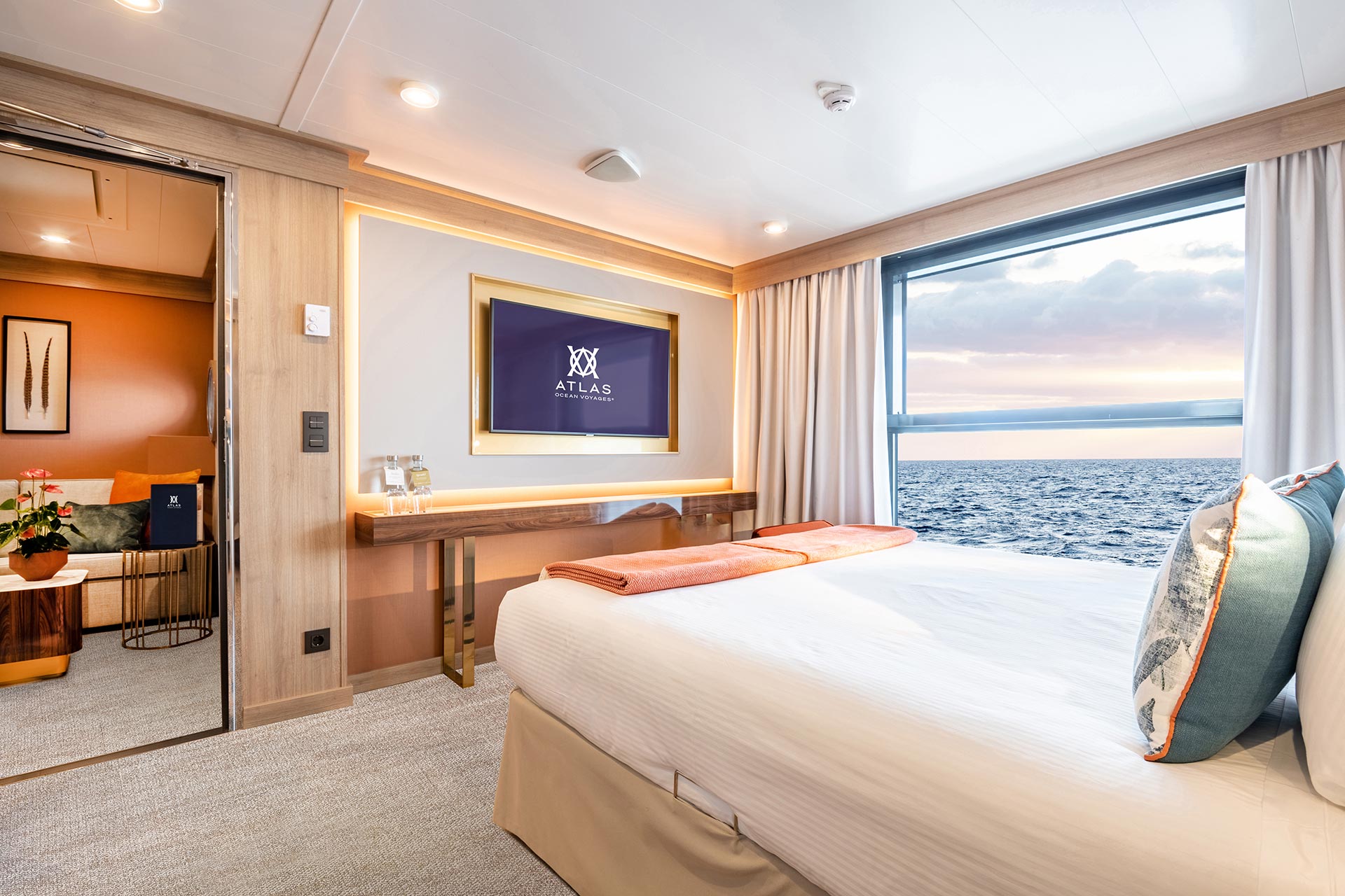 Deluxe Horizon Suite aboard World Voyager