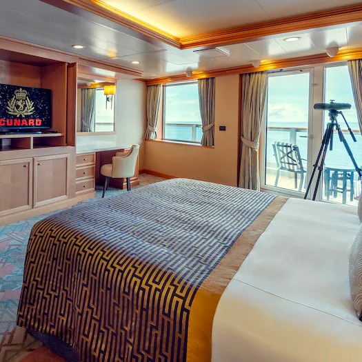 Queen Elizabeth Queens Suite accommodation