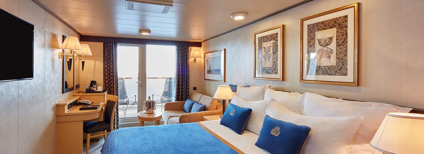 Queen Victoria Queens Suite accommodation