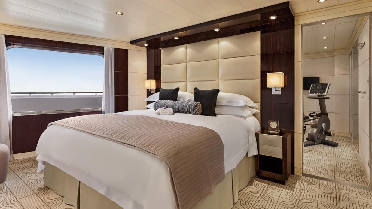 Oceania Riviera Vista Suite accommodation