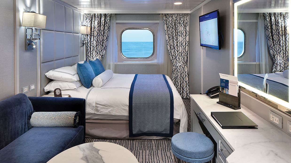 Oceania Sirena Deluxe Oceanview accommodation