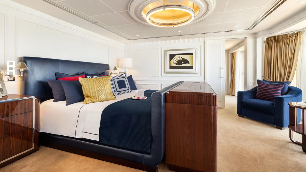 Oceania Vista Owner's Suite accommodation