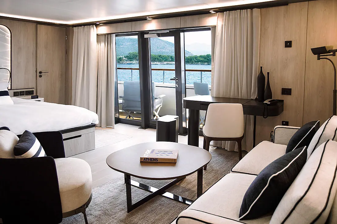 Grand Privilege Suite in the Three-masted sailing yacht accommodation range