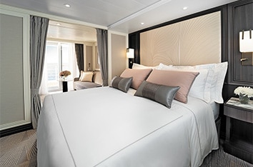 Seven Seas Grandeur Deluxe Veranda Suite accommodation