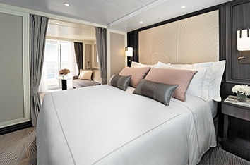 Seven Seas Grandeur Veranda Suite accommodation