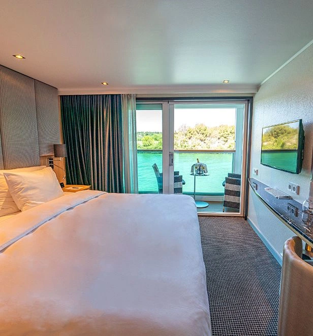 Scenic Ruby Balcony Suite