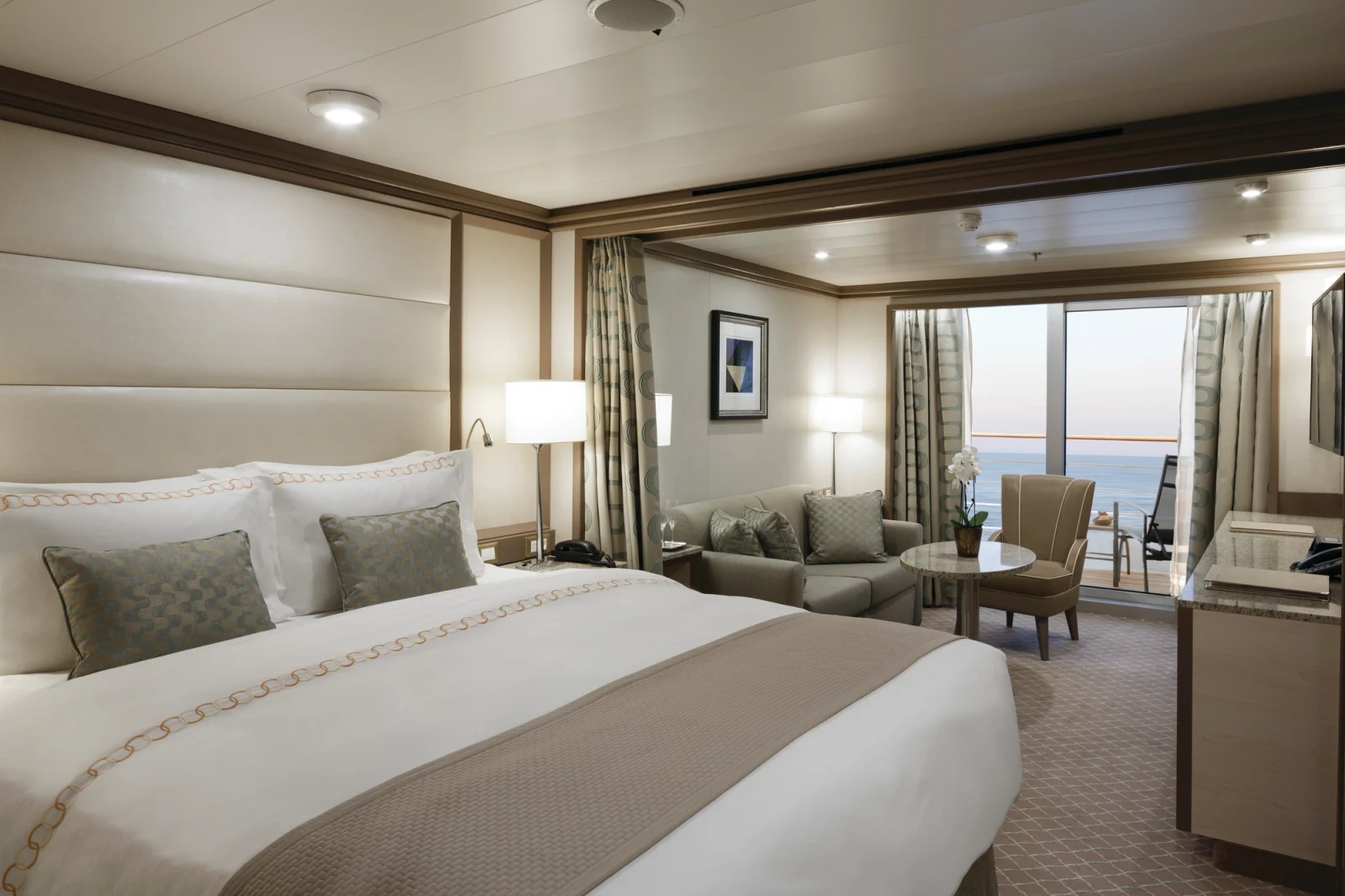Silver Dawn Deluxe Veranda Suite accommodation