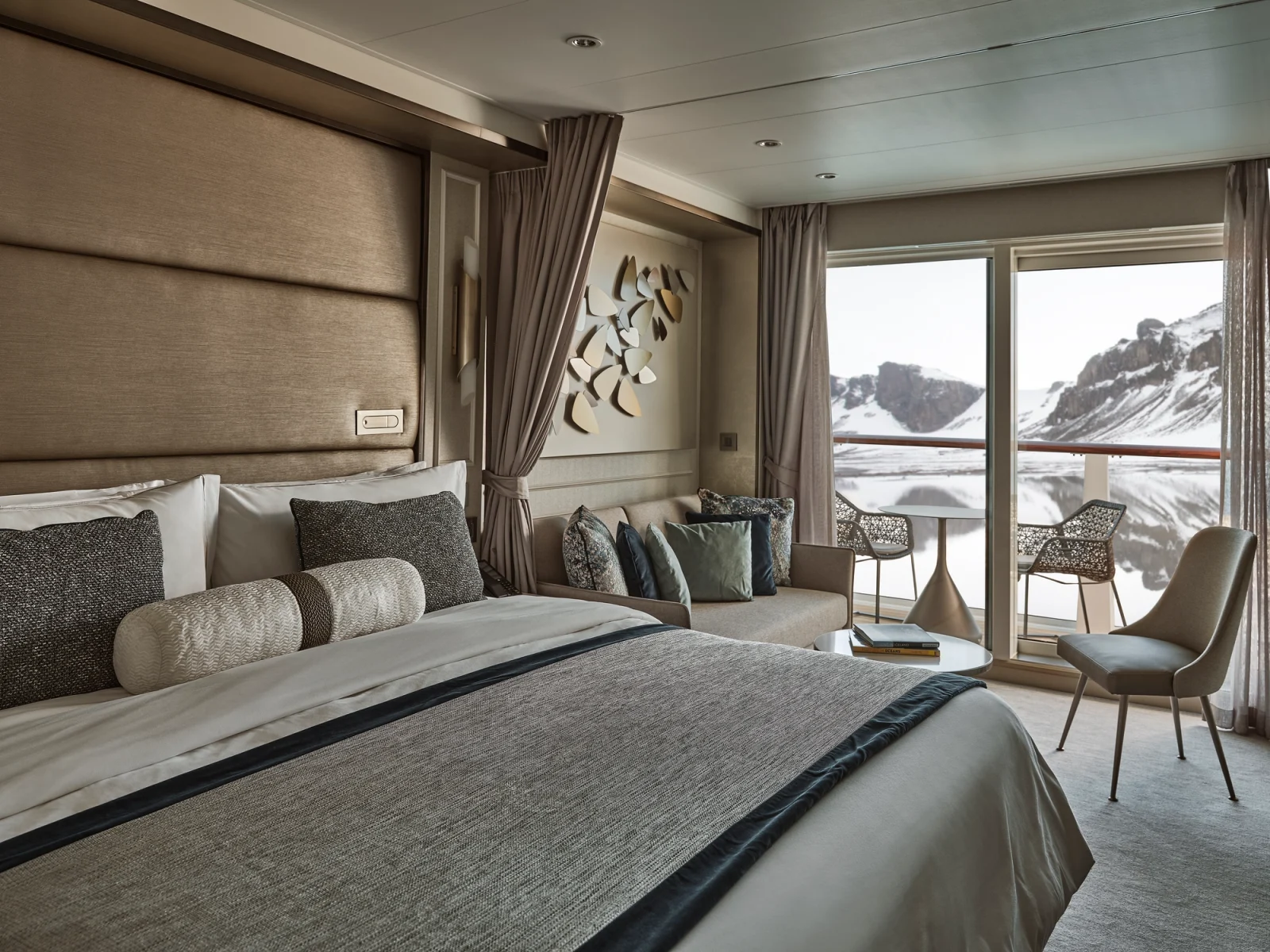 Silver Endeavour Classic Veranda Suite accommodation