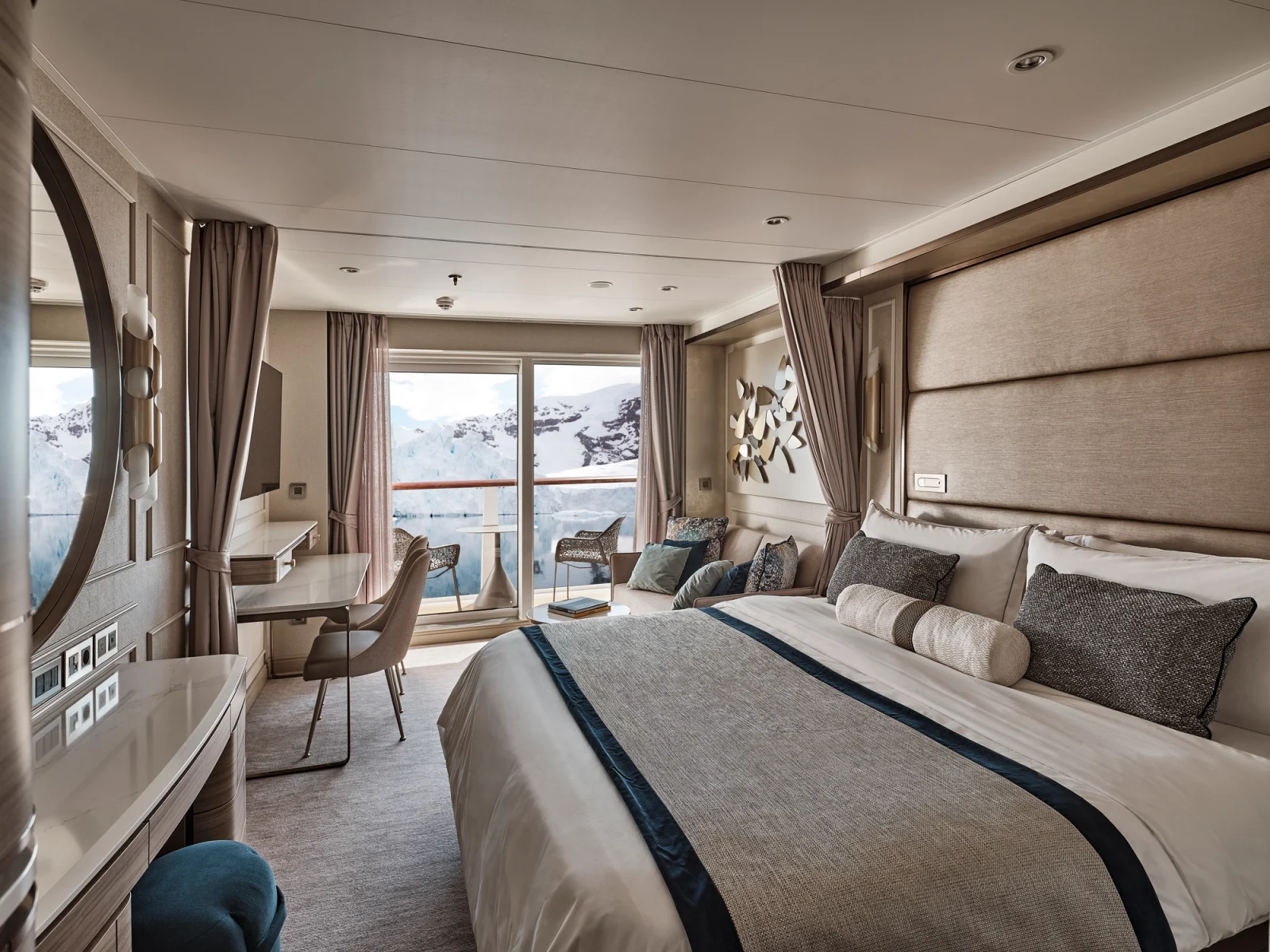 Silver Endeavour Premium Veranda Suite accommodation