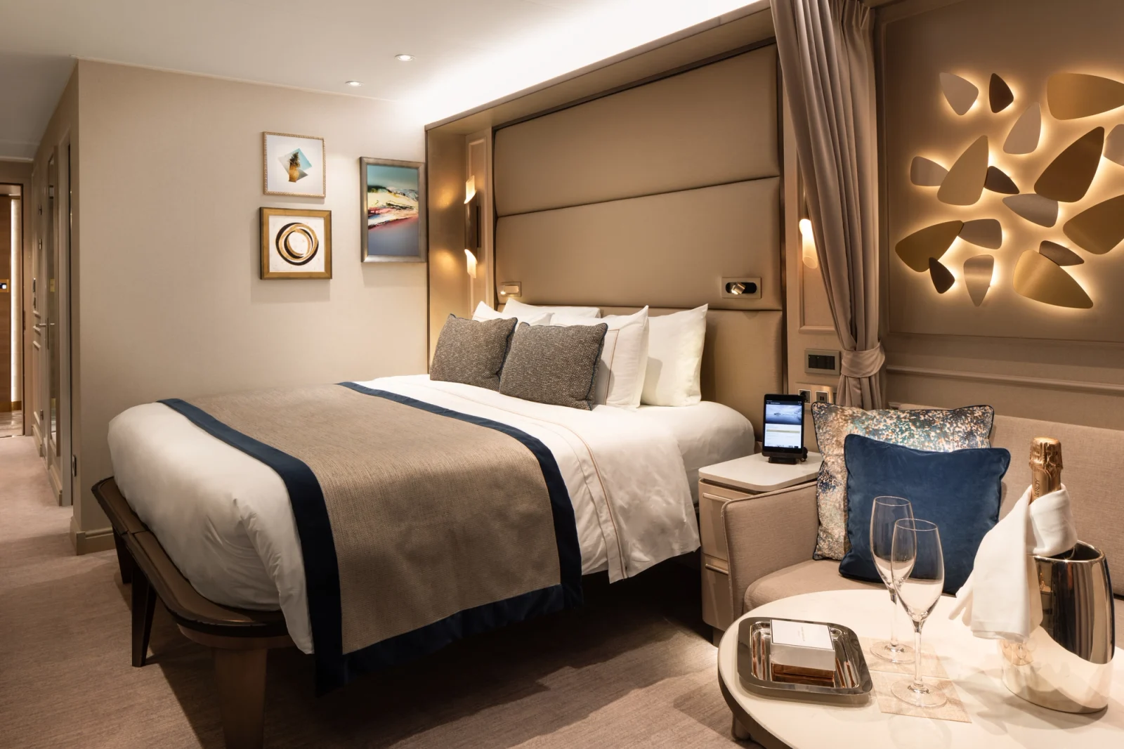 Silver Endeavour Superior Veranda Suite accommodation