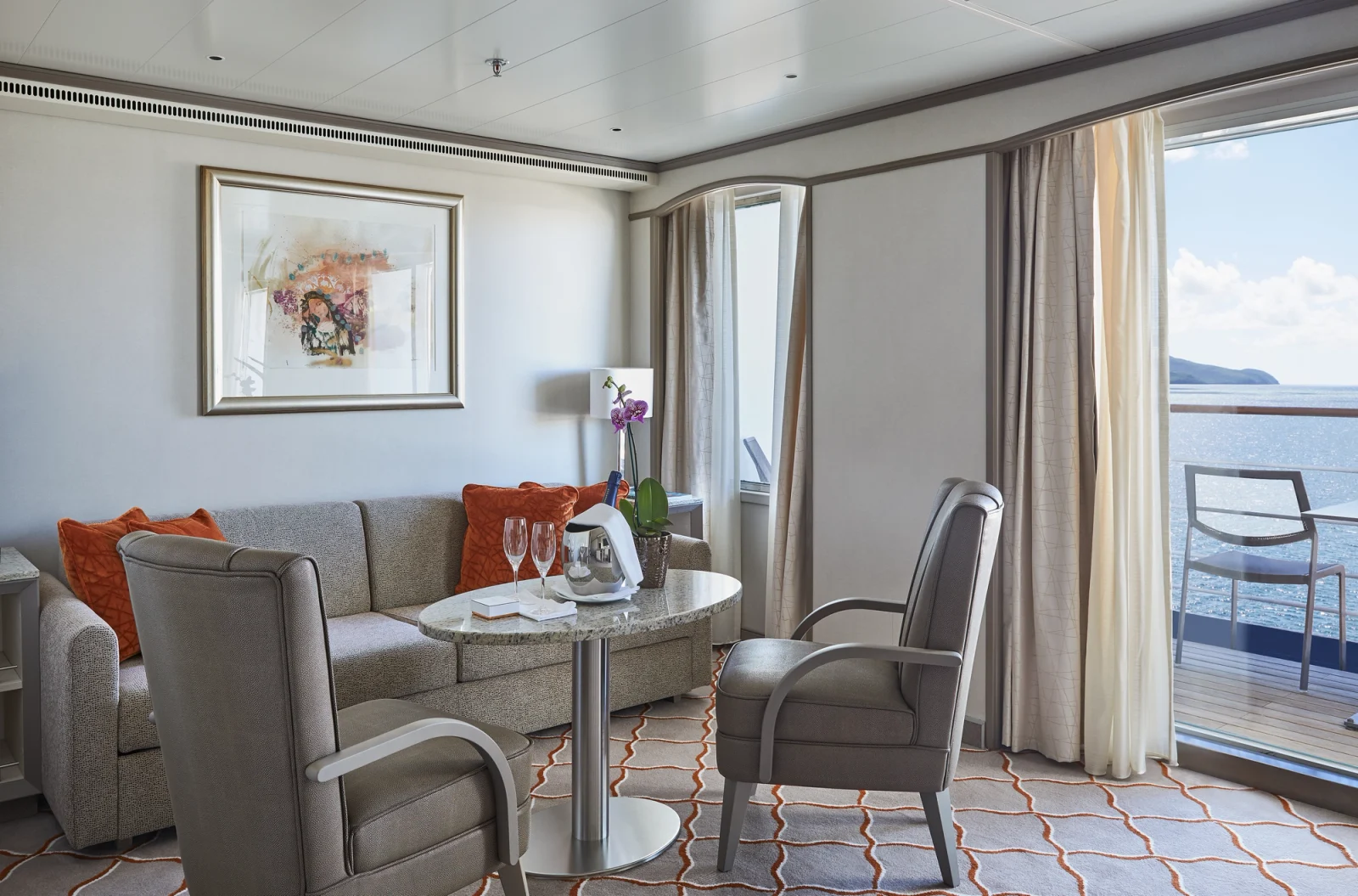 Silver Shadow Medallion Suite accommodation