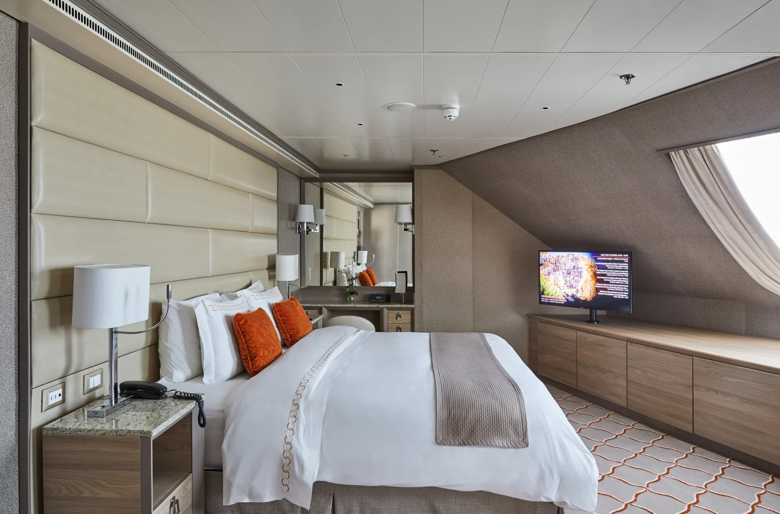 Silver Shadow Royal Suite accommodation