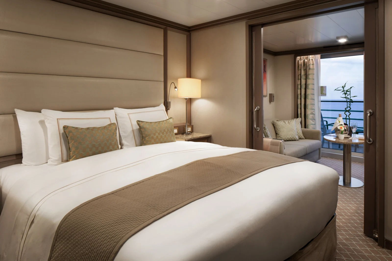 Silver Spirit Medallion Suite accommodation