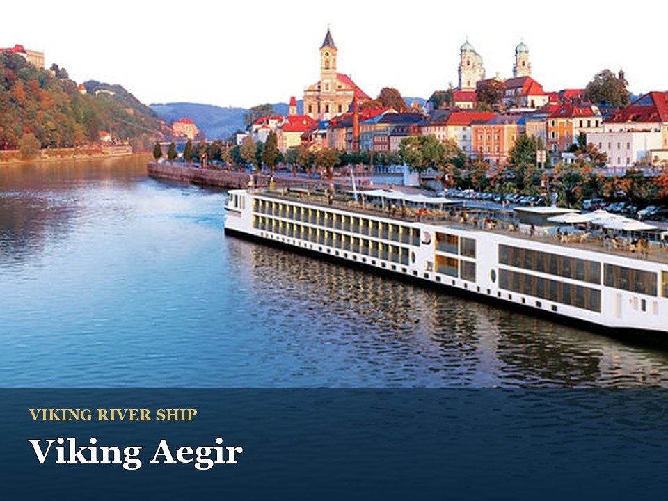 Viking Aegir cruise ship — Luxury river cruise ship in scenic town