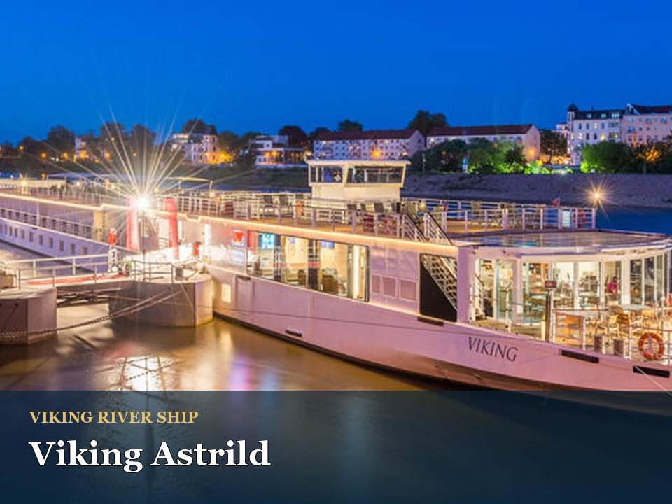 Viking Astrild cruise ship — Viking river cruise docked at twilight