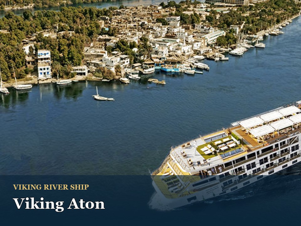 Viking Aton cruise ship — Luxury cruise ship on scenic river