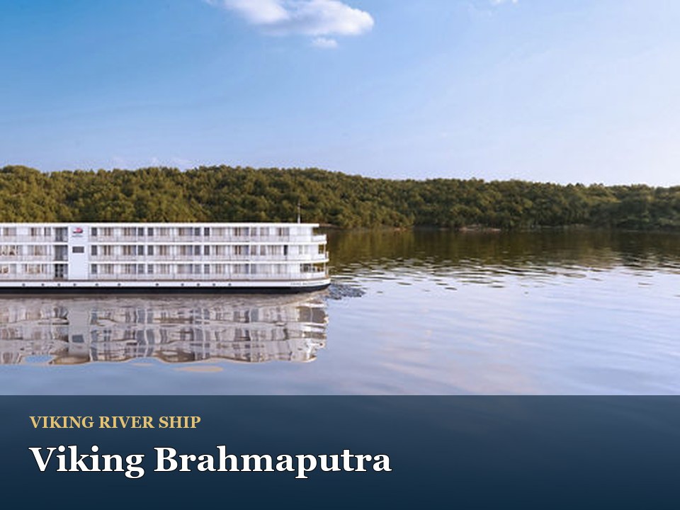 Viking Brahmaputra cruise ship — Modern River Cruise Ship on Calm Water