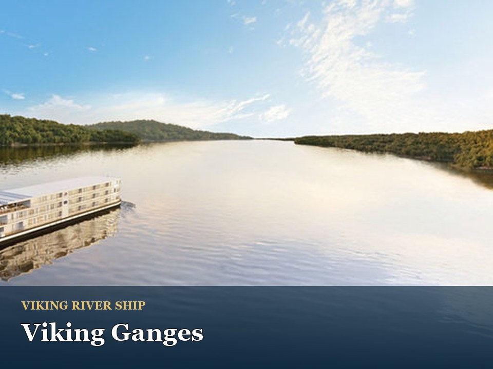 Viking Ganges cruise ship — Modern river cruise ship sailing on calm water