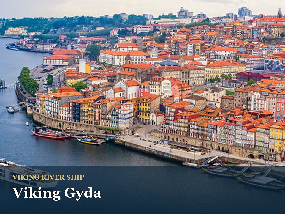 Viking Gyda cruise ship — Aerial view of Porto city and Douro River