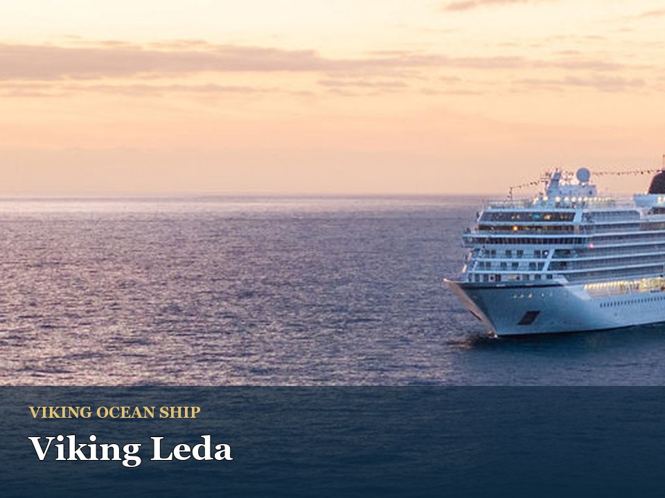 Viking Leda cruise ship — Luxury cruise ship sailing at sunset on open sea